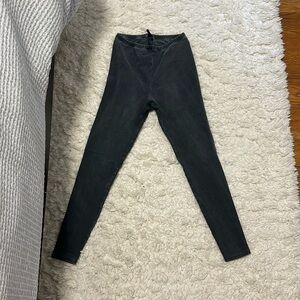 2 pairs of Skims Leggings